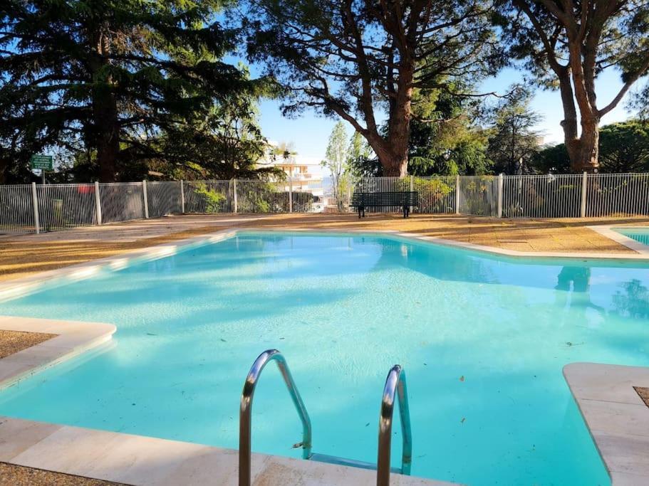 Apartamento Avec Terrasse Et Piscine Niza